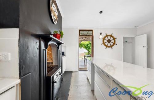 Bonney House | Hyde Cottage