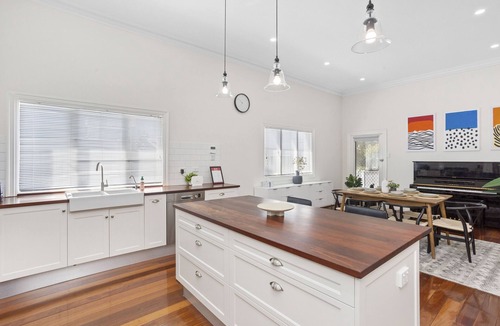 North Perth House | Hyde Park Vista: Spacious 3BR Home