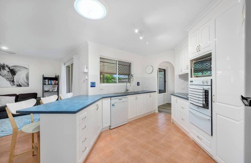 Eli Waters House | Hygge Family Friendly Comfort in Hervey Bay