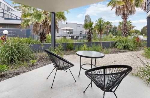 Batehaven Apartment | I bedroom with relaxing outlook