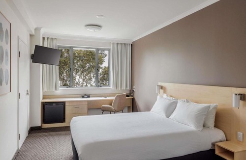 Sydney Olympic Park Hotel | ibis Sydney Olympic Park