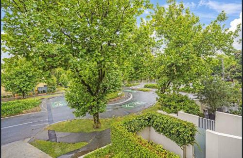 Elwood Apartment | Iconic Elwood Executive 2BR Apt.