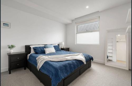 Elwood Apartment | Iconic Elwood Executive 2BR Apt.