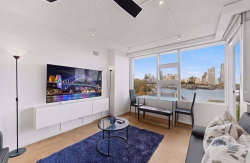 Lavender Bay Resort | Iconic Harbour Bridge & Opera House Views