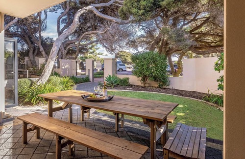 Yallingup House | IDYLLIC 4 BEDROOM BEACHSIDE ESCAPE SITUATED JUST METRES FROM YALLINGUP BEACH