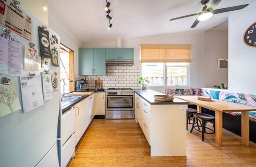 Henley Beach House | Il Cappano Rosa—Vintage Charm by Henley Square