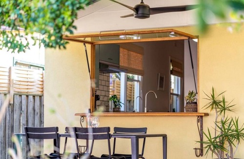 Henley Beach House | Il Cappano Rosa—Vintage Charm by Henley Square