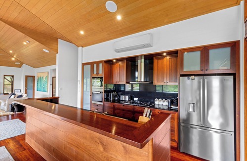 Hamilton Island House | Iluka Luxury House Hamilton Island - private pool, 2 golf buggies and transfers