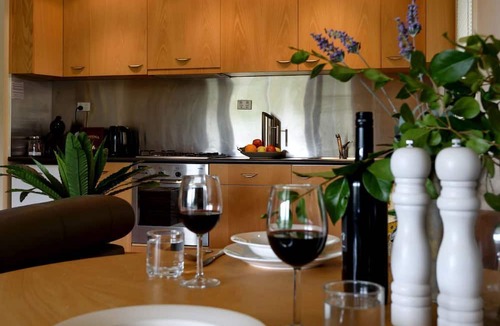 Daylesford House | Impressive Vacation Rental with Fireplace, Spa Bath and Wonderful Lake Views in Daylesford, Victoria