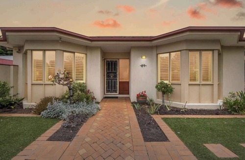 Torquay House | Incredible location - Steps to Torquay’s Cafés & Beaches Pet Friendly