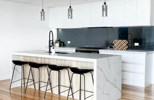 Castle Hill Apartment | Incredible Views, Open Spaces, Luxury Escapes Townsville Villa