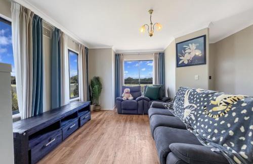 Mindarie House | Indian Ocean View-Three King Beds