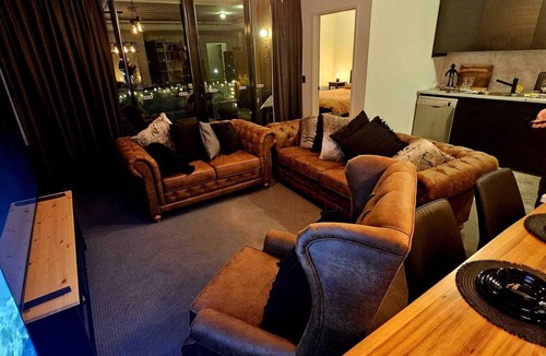 Midland Apartment | Industrial Delight - Midland Luxurious Apartment