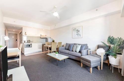 Darwin City Centre Apartment | Inner Bloom - Tropical Chic in the CBD