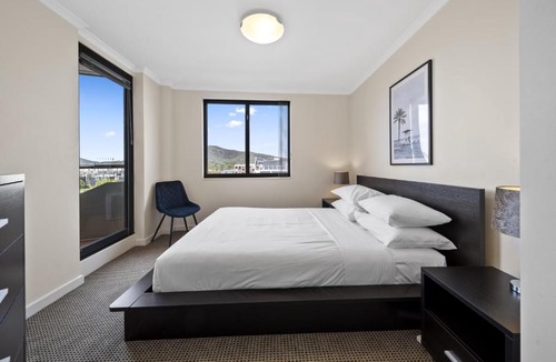 Braddon Apartment | Inner-City 2-Bed with Parking, Pool, Gym & BBQ