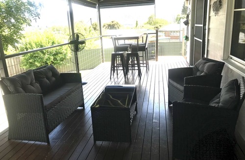 Talbingo House | Internet unlimited, fully renovated house. Fishing, skiing & Selwyn snowfields.