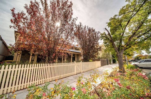 Adelaide Central Business District Cottage | Irma`s Place—A Historic Garden Cottage