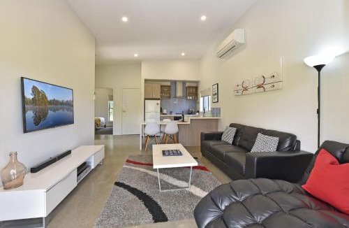 Pokolbin Villa | Ironbark Hill Villa 2 Aneis