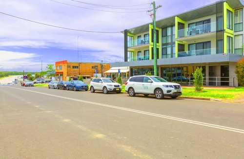 Huskisson Apartment | Ishtar Apartment 1 by Book Jervis Bay Luxury Living Accommodation