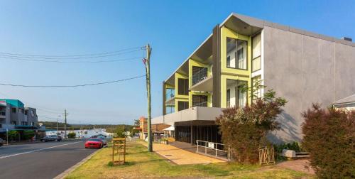 Huskisson Apartment | Ishtar Apartment 1 by Book Jervis Bay Luxury Living Accommodation
