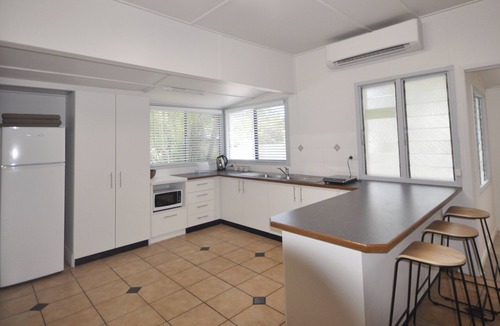 Bongaree Apartment | Island Bungalow