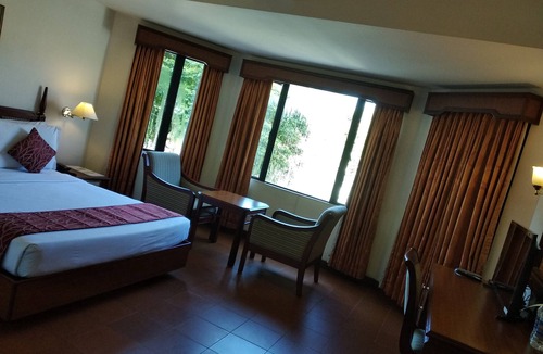 Munnar Hotel | Issacs Residency