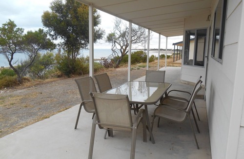 Para Wurlie House | Istana ~ Beachfront with great sea views! Off Peak Special!