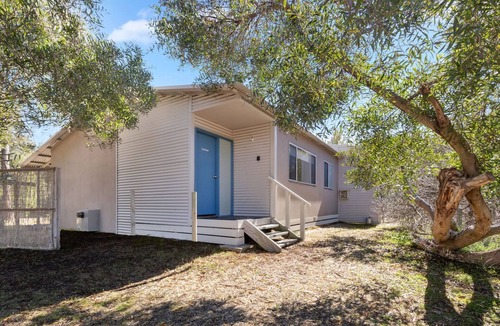 Forge Creek House | Ivanhoe - Waterfront Retreat: Secluded lodges perfect for nature lovers