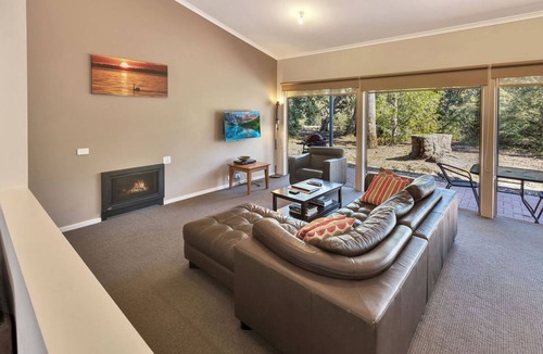 Forge Creek House | Ivanhoe - Waterfront Retreat: Secluded lodges perfect for nature lovers