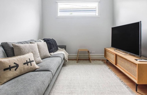Collingwood House | Ivory Allure Crisp Collingwood Comfort