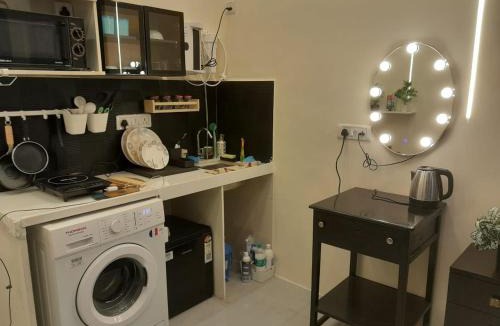 Mumbai Apartment | Ivy Splendour Private Studio A, Oshiwara