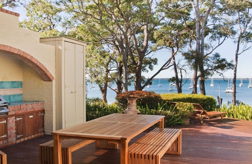 Callala Bay House | Izba - on the foreshore of Callala Bay