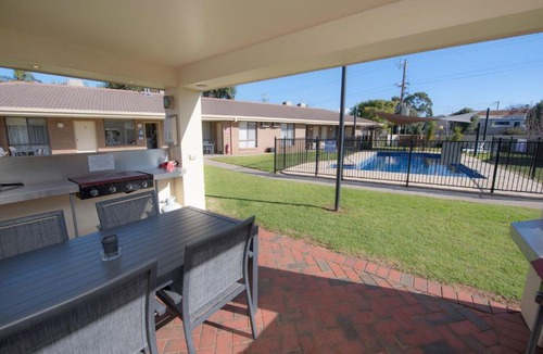 Swan Hill Hotel | Jacaranda Apartments
