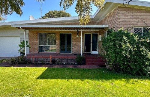 West Busselton House | Jacaranda Cottage your serene oasis in the heart of West Busselton