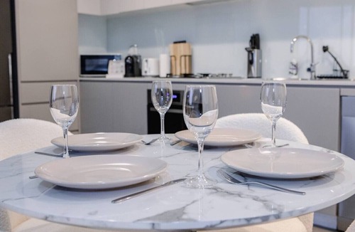 Redfern Apartment | Jack's Citylight Retreat with Free Parking