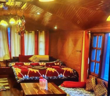 Shimla Bed & Breakfast | Jakhu heights B&B