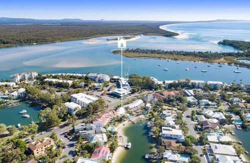 Noosa Heads Apartment | Jalynca - Waterfront Escape