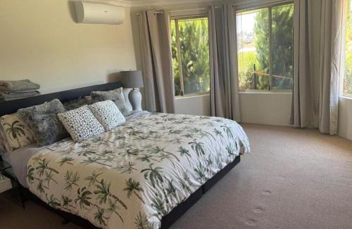 Jandakot House | Jandakot Rooms or whole house