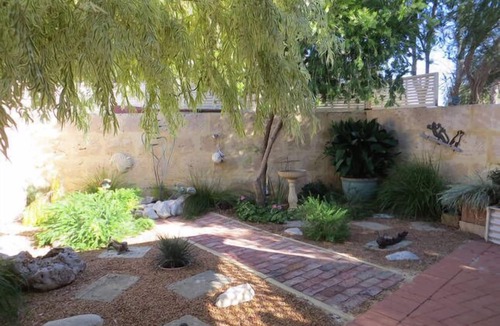 Guilderton House | Jane's Beach House - Bed linen supplied - Pet Friendly - No cleaning fees