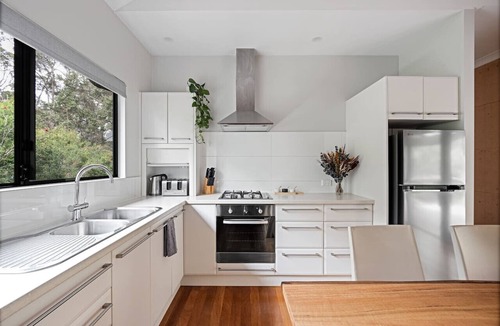 Rosa Glen Bed & Breakfast | Jarrah Grove Forest Retreat Seclusion Luxury Chalet