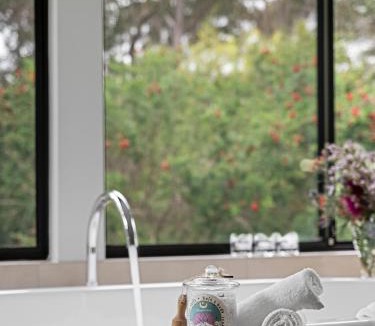 Rosa Glen Ski Chalet | Jarrah Grove Forest Retreat - Adults Only Luxury Chalet