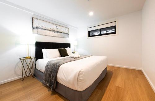 Ivanhoe Apartment | Jasandro Ivanhoe Base 19