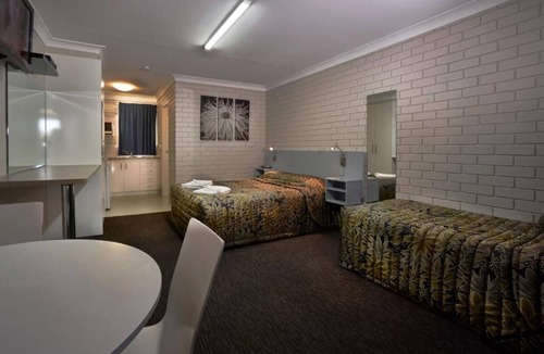 Kearneys Spring Hotel | Jefferys Motel