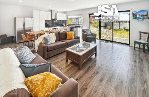 East Jindabyne House | Jerrara Escape One