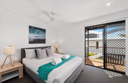 Coffs Harbour Apartment | Jetty Escape Townhouse - Great Location, Restaurants and Beach