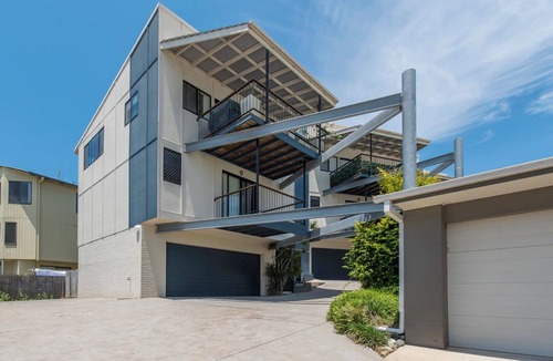 Coffs Harbour Apartment | Jetty Escape Townhouse - Great Location, Restaurants and Beach