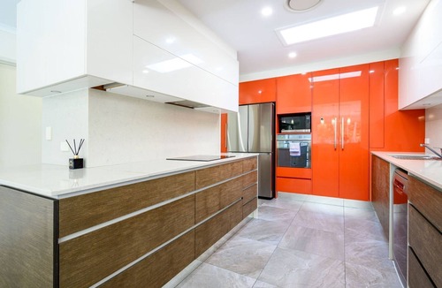 Broadbeach Waters House | Jettyside Poolside Canal Retreat in Broadbeach