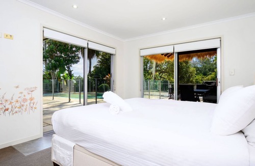 Broadbeach Waters House | Jettyside Poolside Canal Retreat in Broadbeach