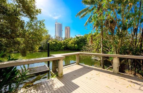 Broadbeach Waters House | Jettyside Poolside Canal Retreat in Broadbeach