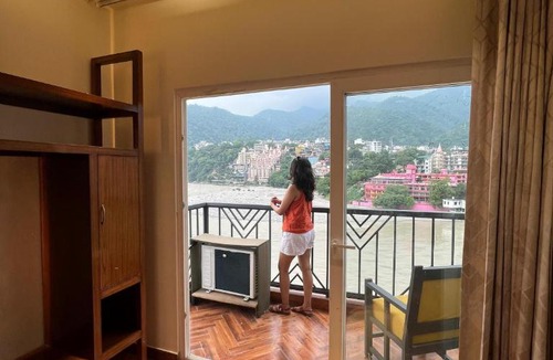 Rishikesh Hostel | Joey's By The Ganges